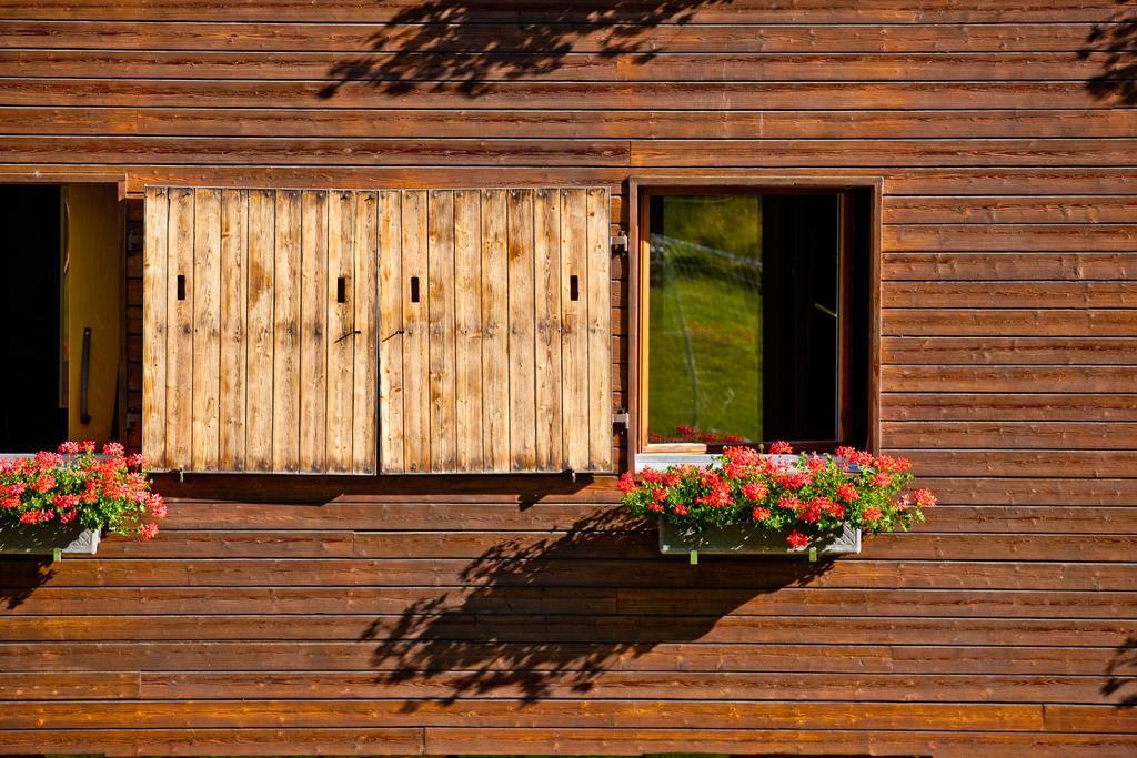 Saanewald Lodge Saanenmoser Bagian luar foto