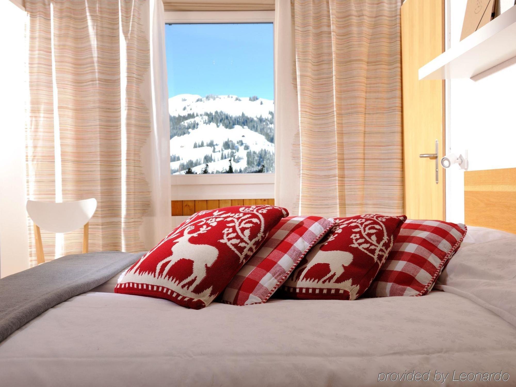 Saanewald Lodge Saanenmoser Bagian luar foto